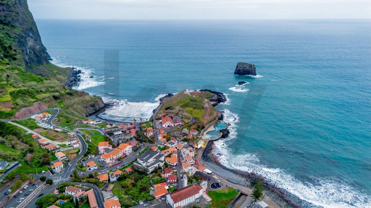 Terreno para Venda em Porto da Cruz Foto 12