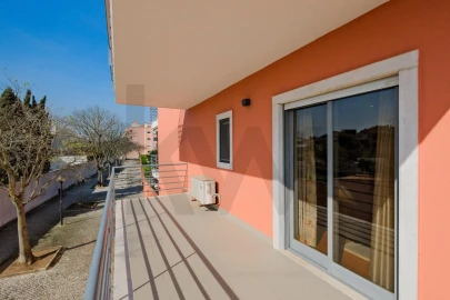 Apartamento T3 para Venda em Oeiras e São Julião da Barra, Paço de Arcos e Caxias