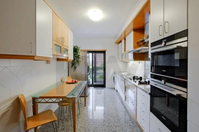 Apartamento T3 para Venda em Oeiras e São Julião da Barra, Paço de Arcos e Caxias