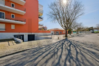 Apartamento T3 para Venda em Oeiras e São Julião da Barra, Paço de Arcos e Caxias