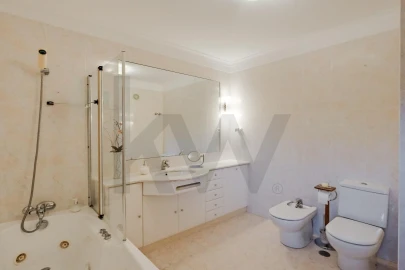 Apartamento T3 para Venda em Oeiras e São Julião da Barra, Paço de Arcos e Caxias