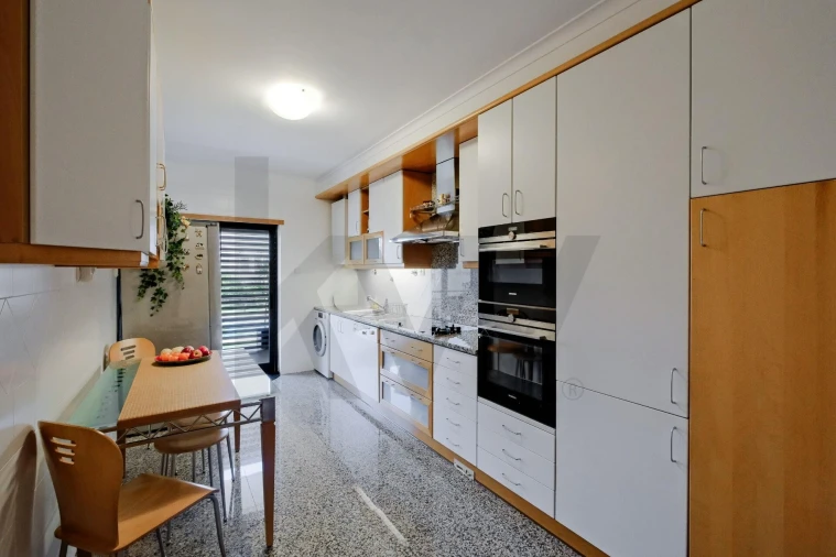 Apartamento T3 para Venda em Oeiras e São Julião da Barra, Paço de Arcos e Caxias Foto 4