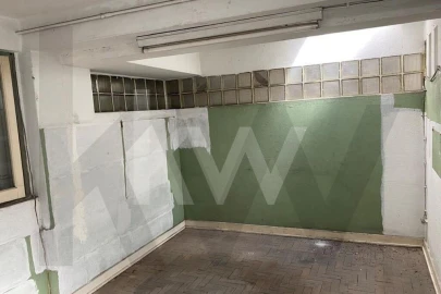 Loja para Arrendamento em São Vicente