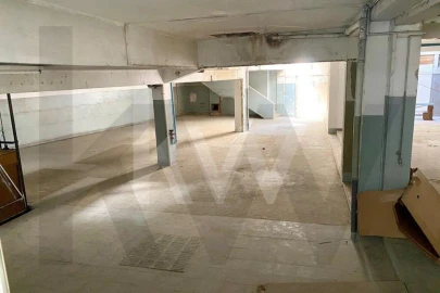 Loja para Arrendamento em São Vicente