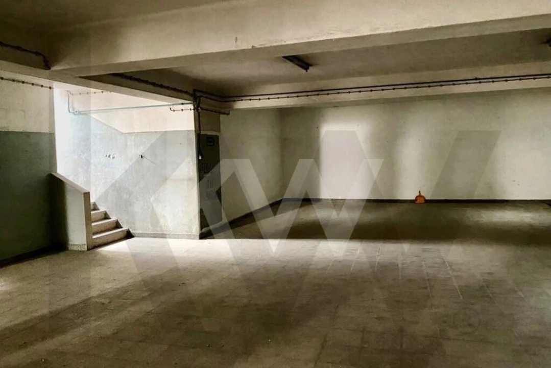 Loja para Arrendamento em São Vicente Foto 5