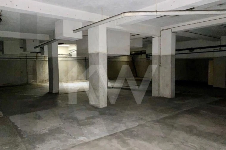 Loja para Arrendamento em São Vicente Foto 8