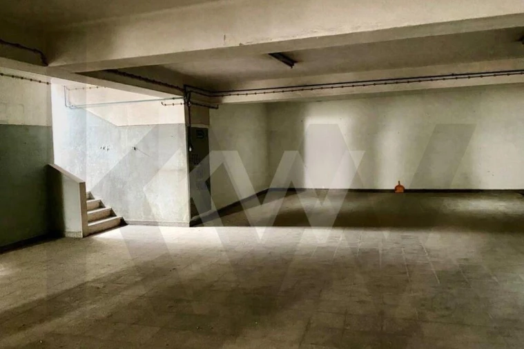 Loja para Arrendamento em São Vicente Foto 5