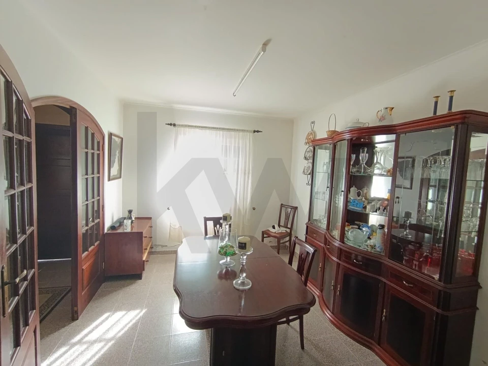 Moradia T4 para Venda em Cabouco Foto 10