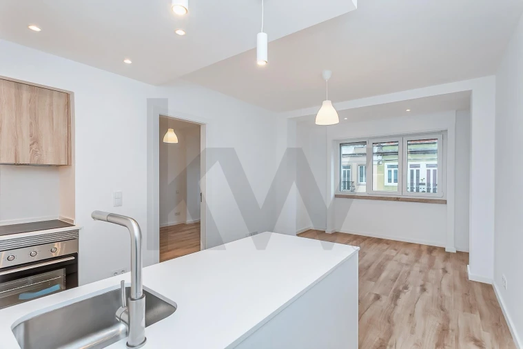 Apartamento T1 para Arrendamento em Santo António Foto 1