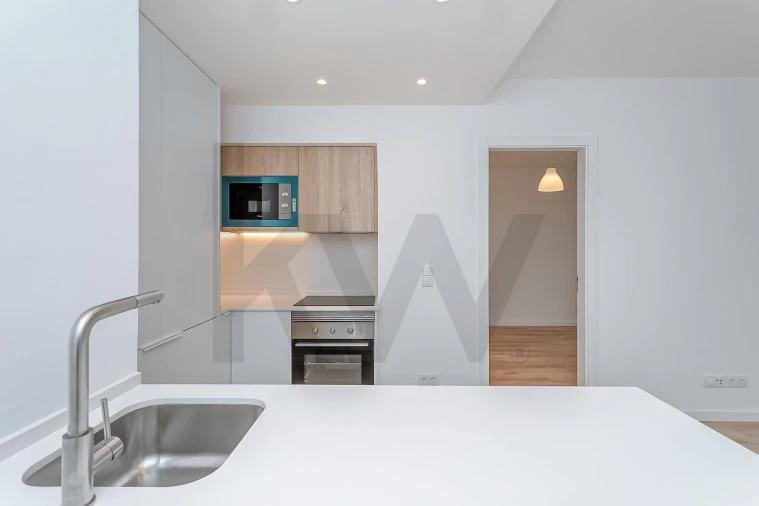 Apartamento T1 para Arrendamento em Santo António Foto 10