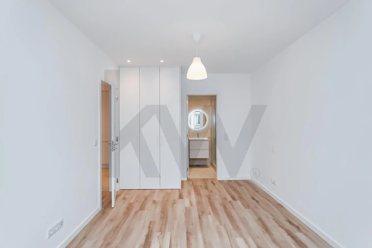 Apartamento T1 para Arrendamento em Santo António Foto 21