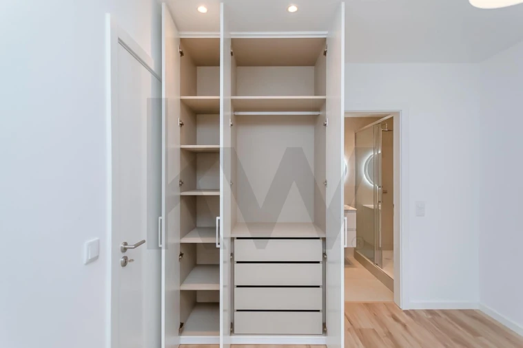 Apartamento T1 para Arrendamento em Santo António Foto 22