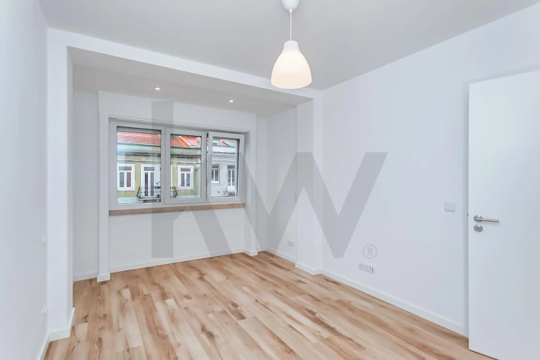 Apartamento T1 para Arrendamento em Santo António Foto 18