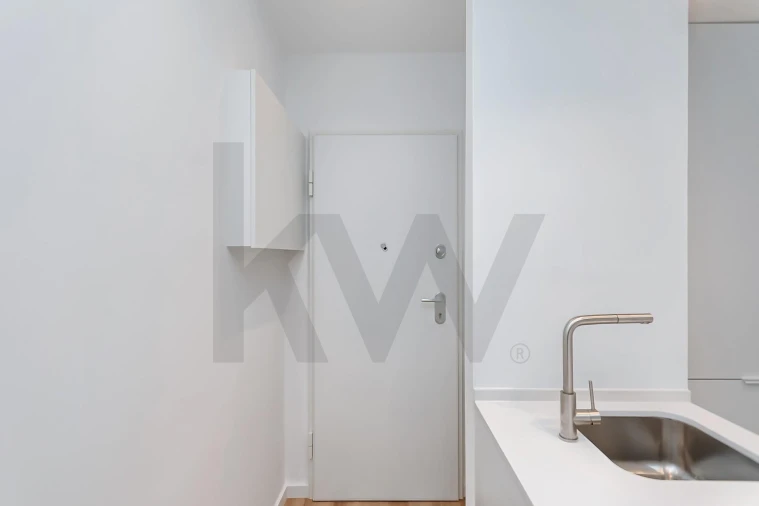 Apartamento T1 para Arrendamento em Santo António Foto 6