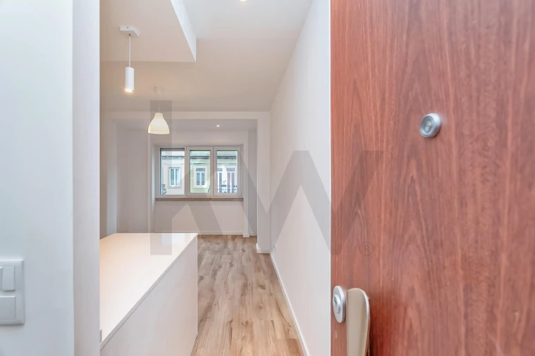 Apartamento T1 para Arrendamento em Santo António Foto 5