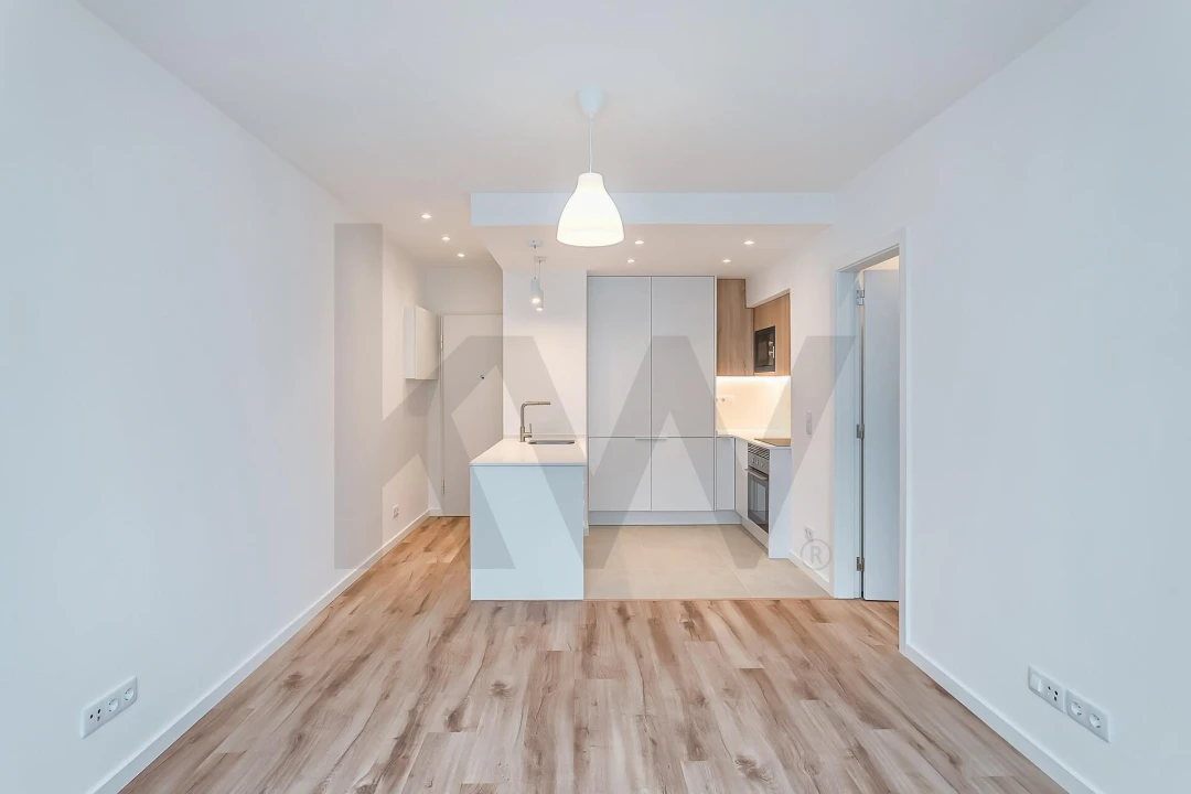 Apartamento T1 para Arrendamento em Santo António Foto 8