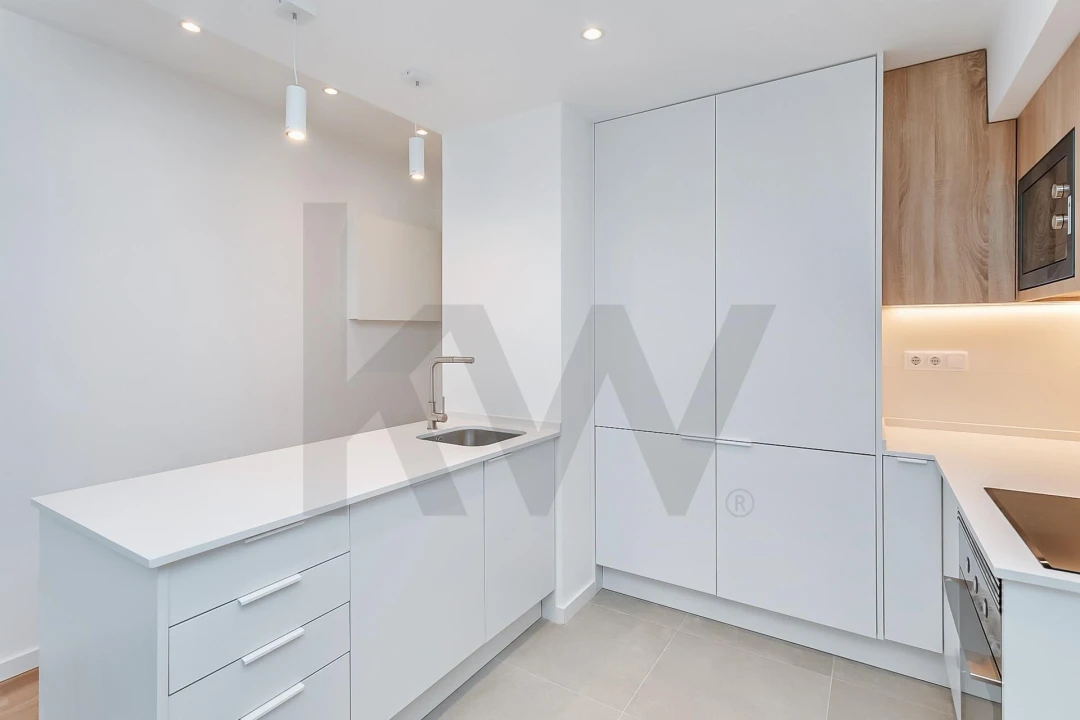 Apartamento T1 para Arrendamento em Santo António Foto 11