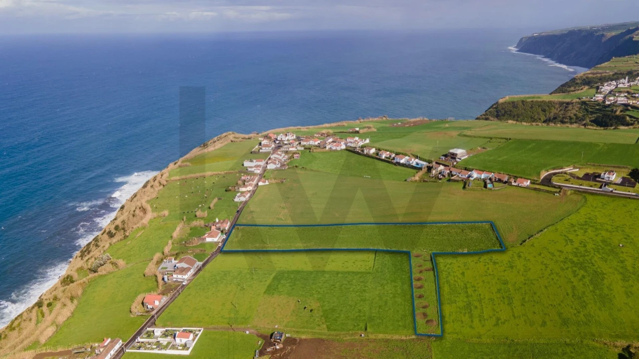 Terreno para Venda em Achada Foto 13