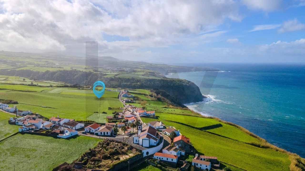 Terreno para Venda em Achada Foto 6