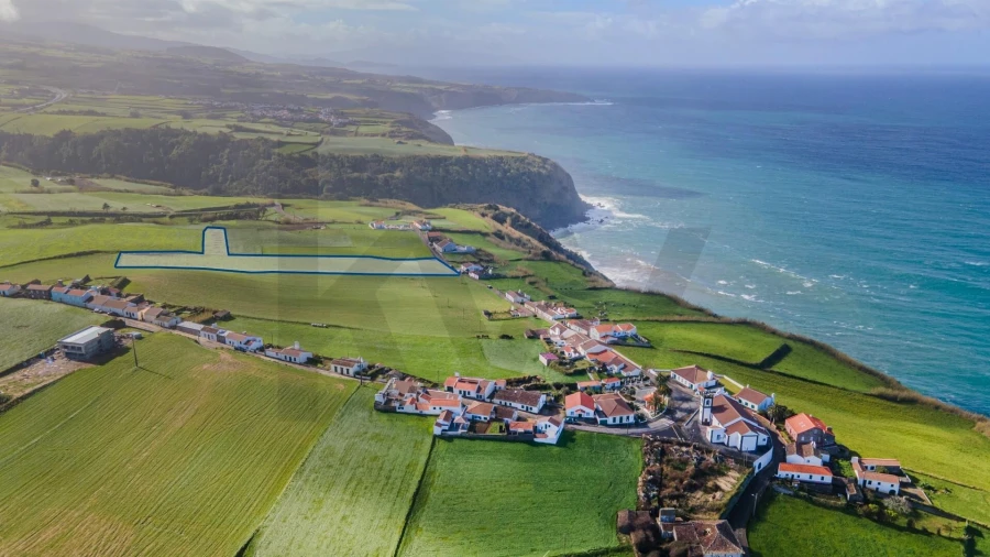 Terreno para Venda em Achada Foto 2