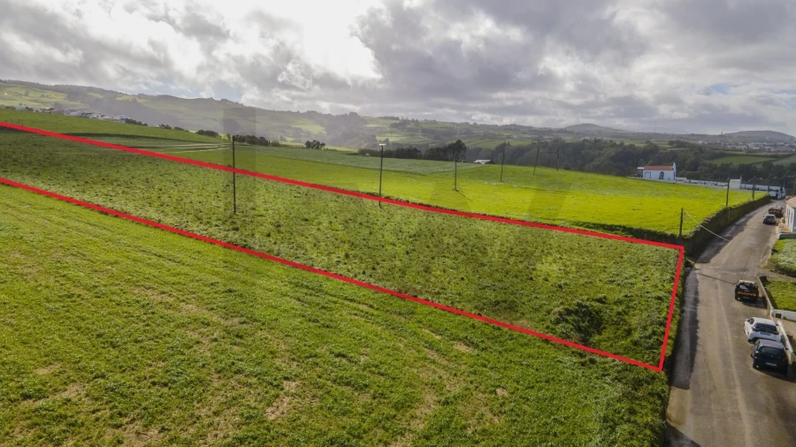 Terreno para Venda em Achada Foto 18