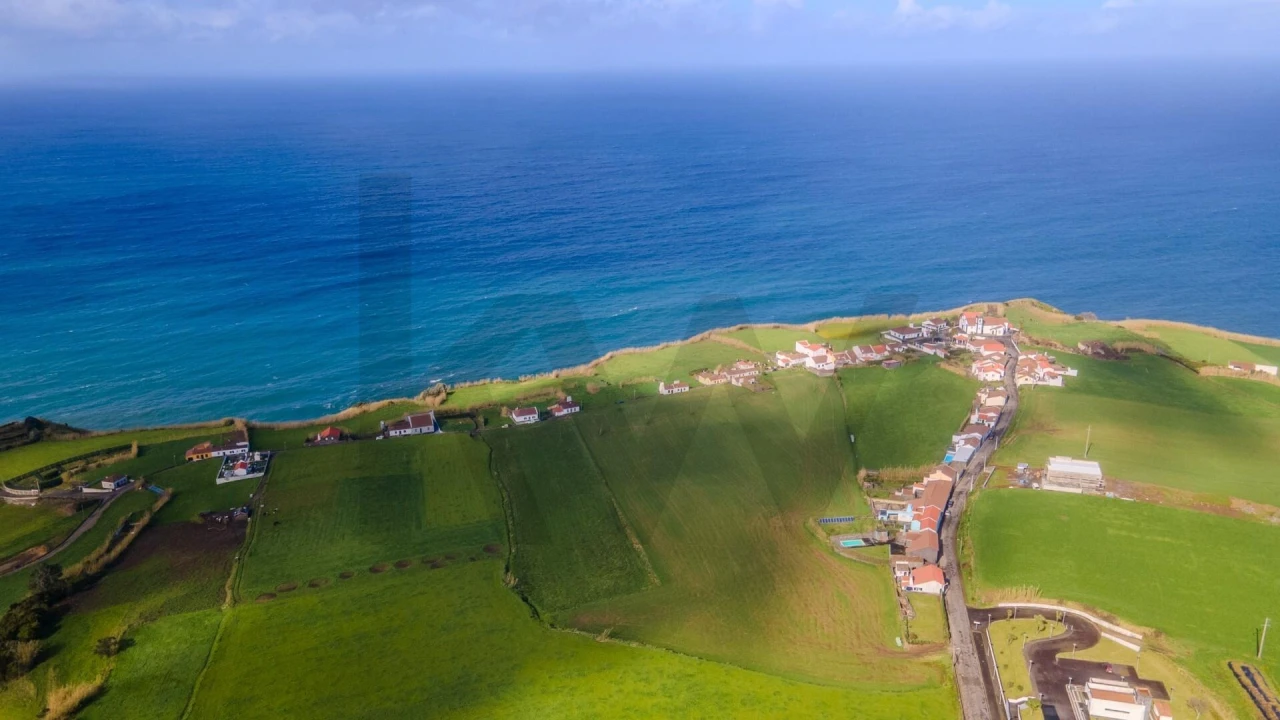 Terreno para Venda em Achada Foto 7