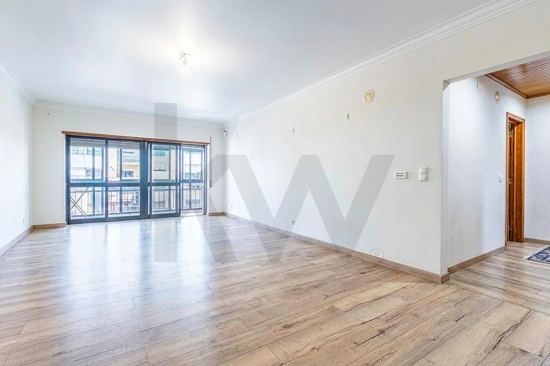 Apartamento T2 para Venda em Queluz e Belas Foto 2