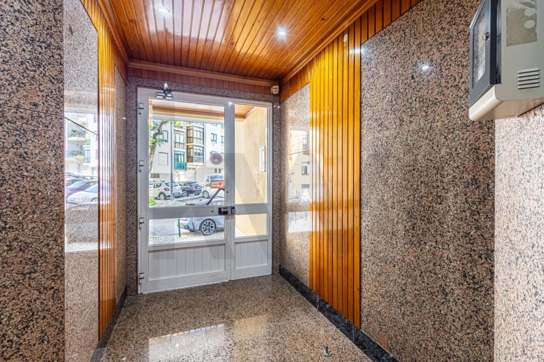 Apartamento T2 para Venda em Queluz e Belas Foto 23