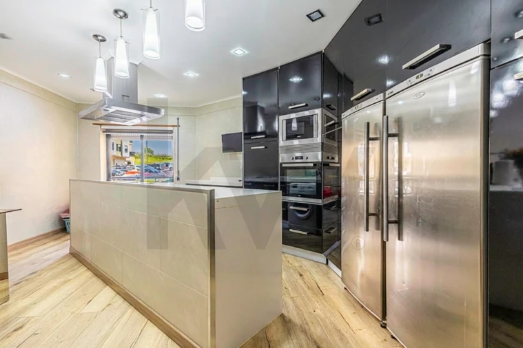 Apartamento T2 para Venda em Queluz e Belas Foto 6