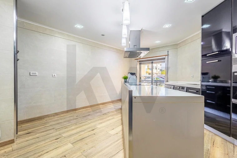 Apartamento T2 para Venda em Queluz e Belas Foto 7