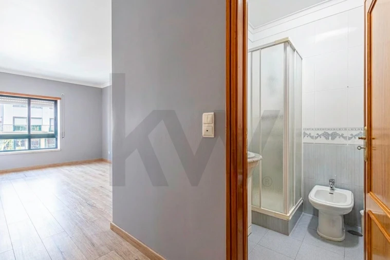 Apartamento T2 para Venda em Queluz e Belas Foto 13