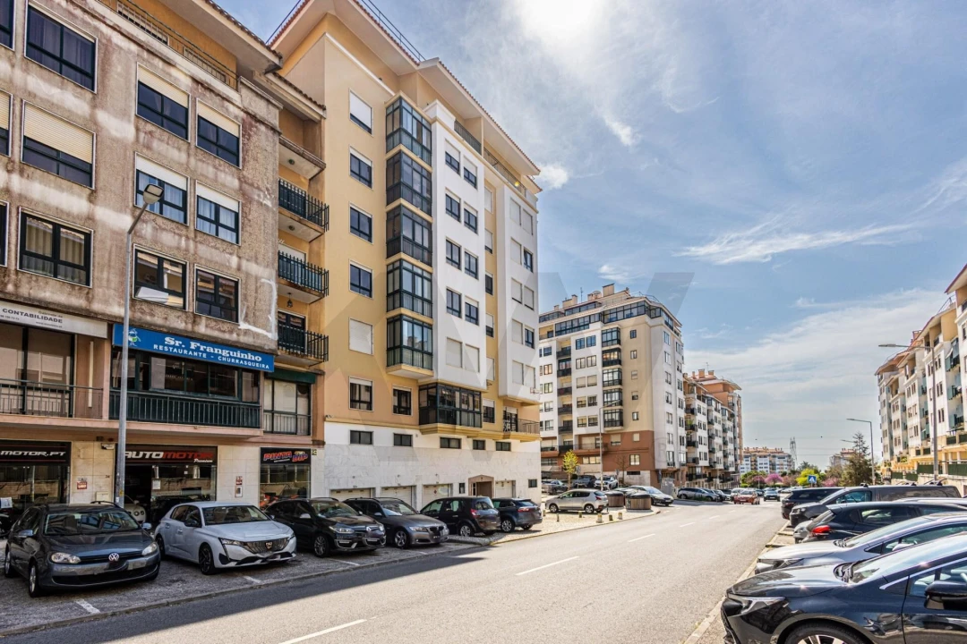 Apartamento T2 para Venda em Queluz e Belas Foto 26