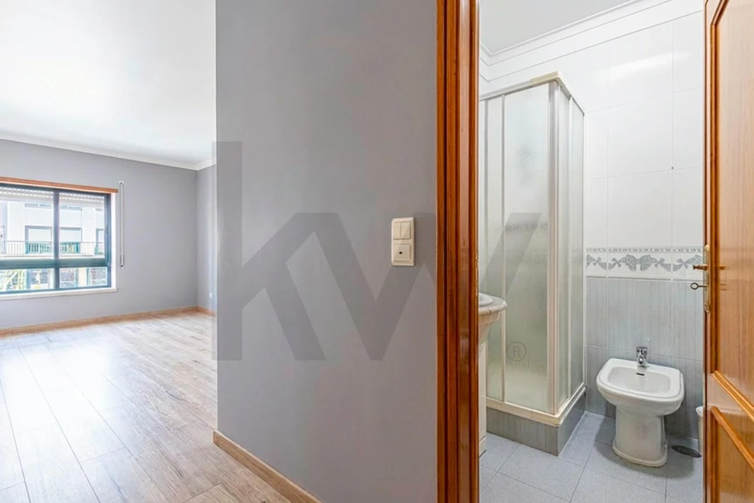 Apartamento T2 para Venda em Queluz e Belas Foto 13