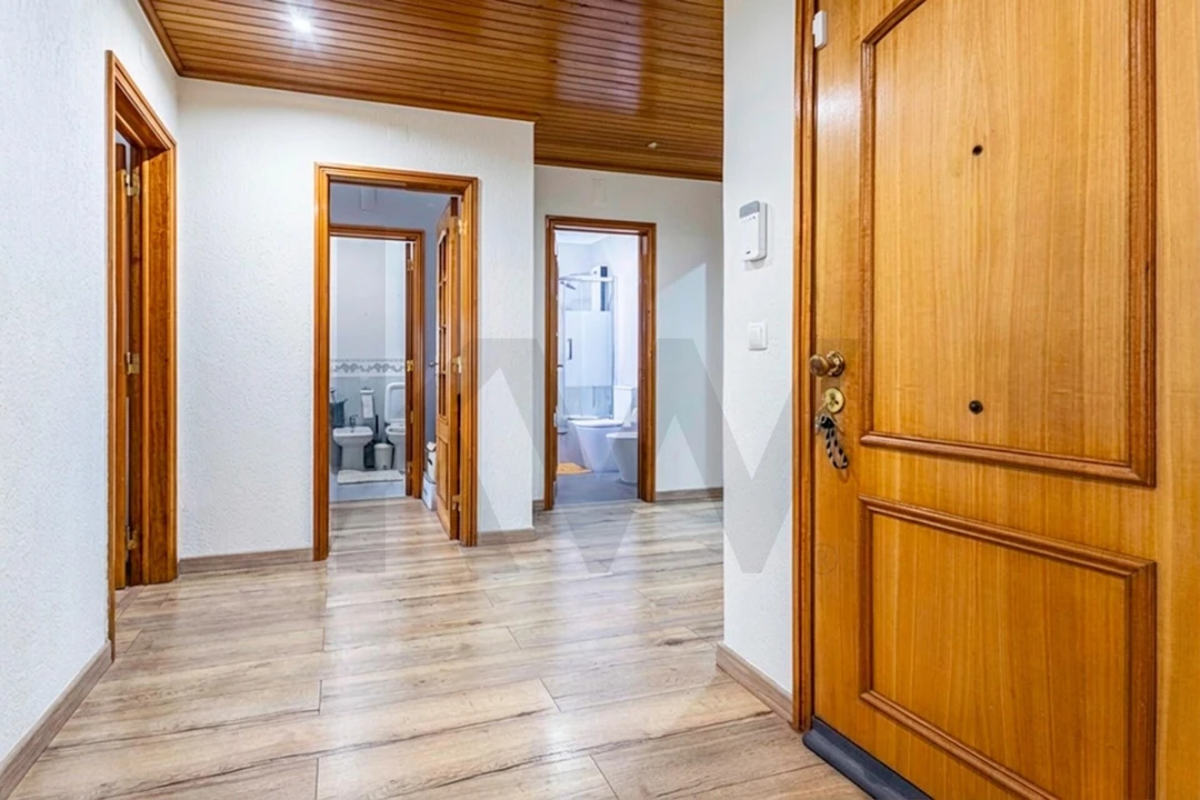 Apartamento T2 para Venda em Queluz e Belas Foto 14