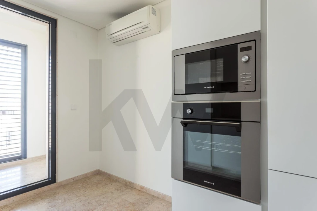 Apartamento T2 para Arrendamento em Avenidas Novas Foto 10