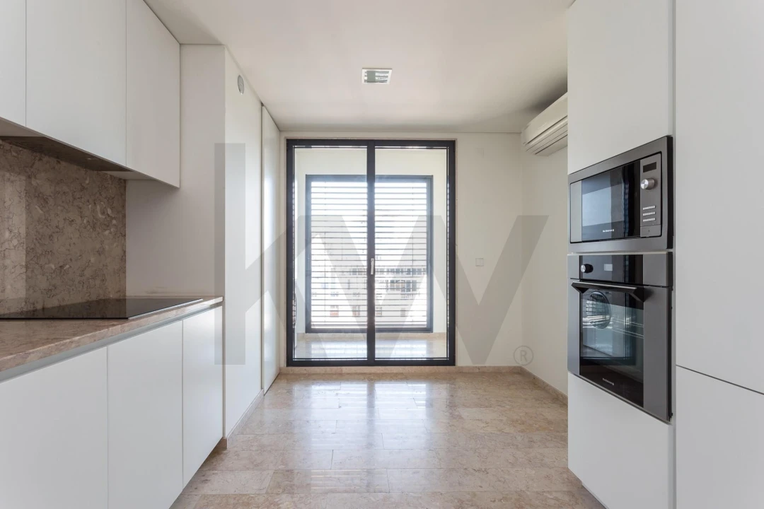 Apartamento T2 para Arrendamento em Avenidas Novas Foto 9