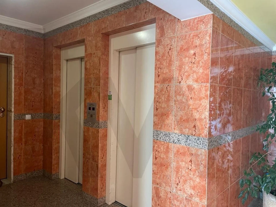 Apartamento T1 para Arrendamento em Armação de Pera Foto 3