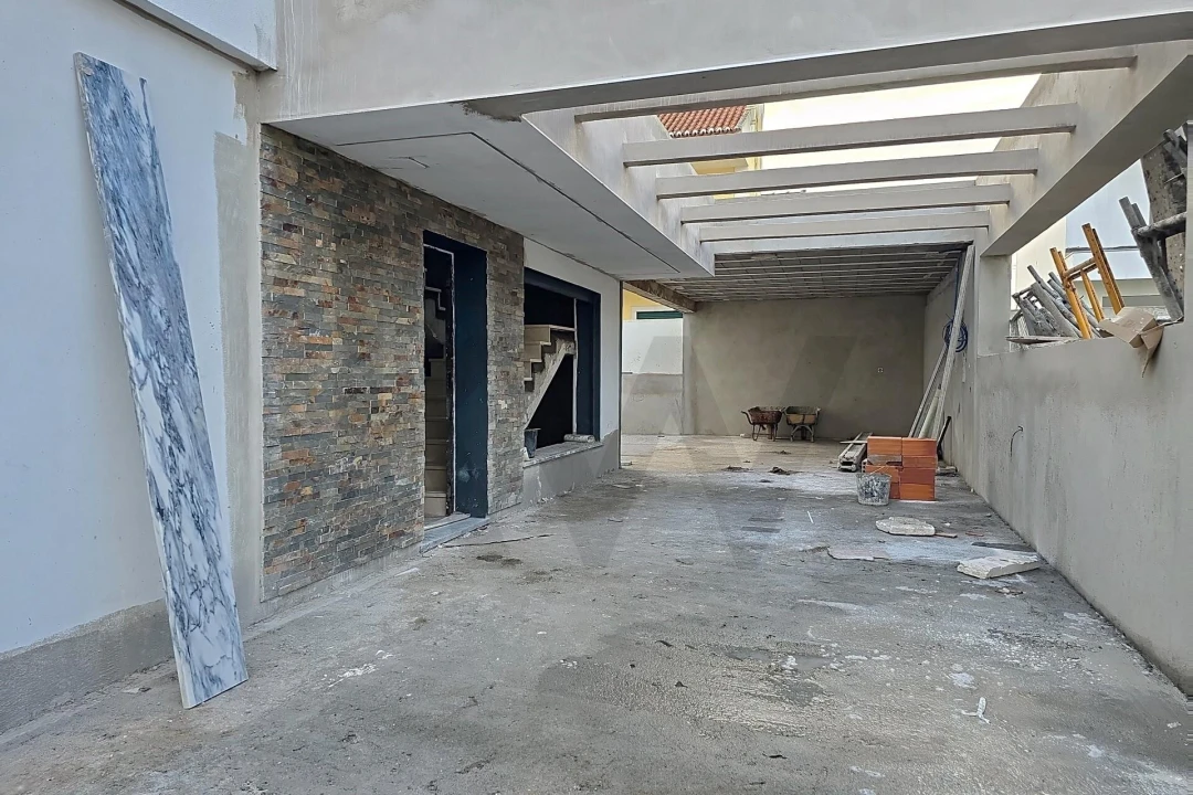 Moradia T4 para Venda em Corroios Foto 3