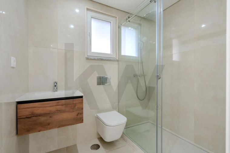 Moradia T4 para Venda em Corroios Foto 22