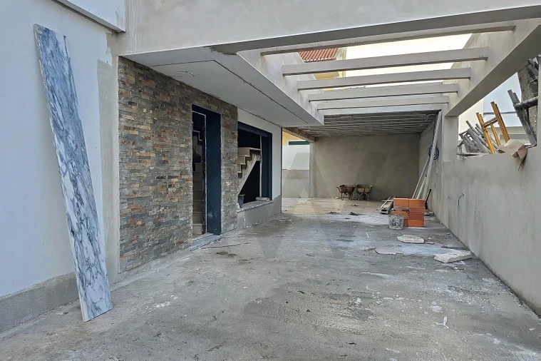 Moradia T4 para Venda em Corroios Foto 3