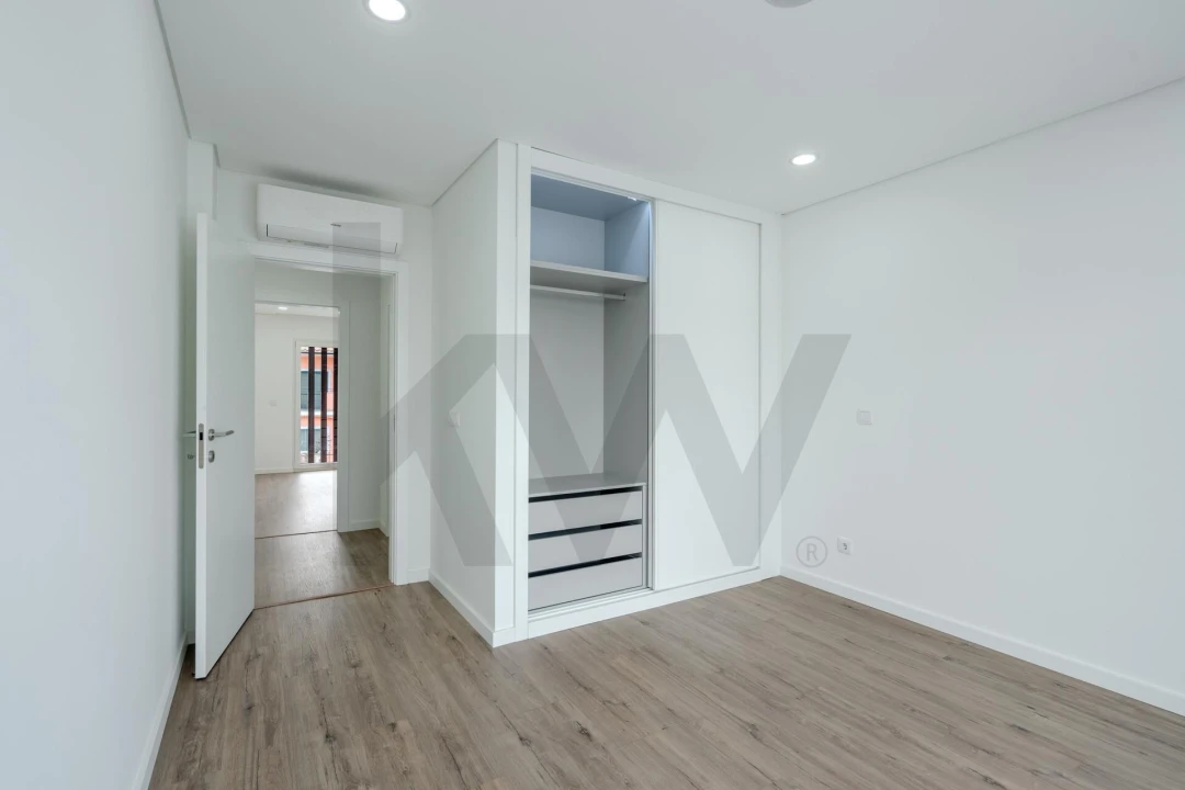 Moradia T4 para Venda em Corroios Foto 26