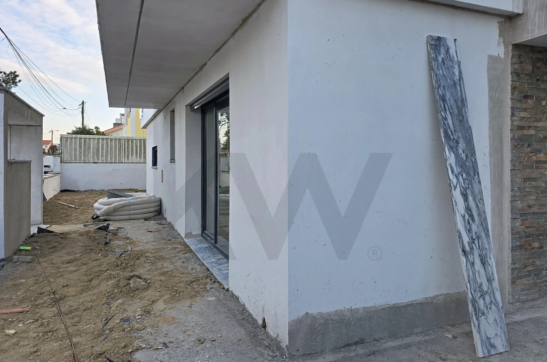 Moradia T4 para Venda em Corroios Foto 5