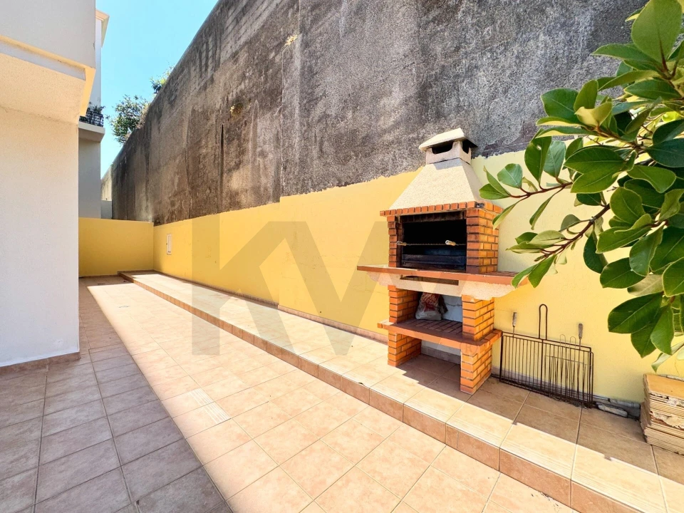 Apartamento T2 para Arrendamento em Caniço Foto 20