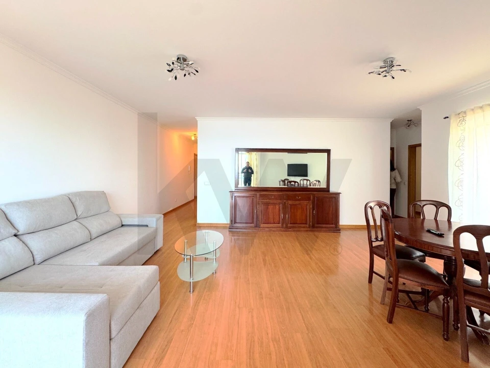 Apartamento T2 para Arrendamento em Caniço Foto 6