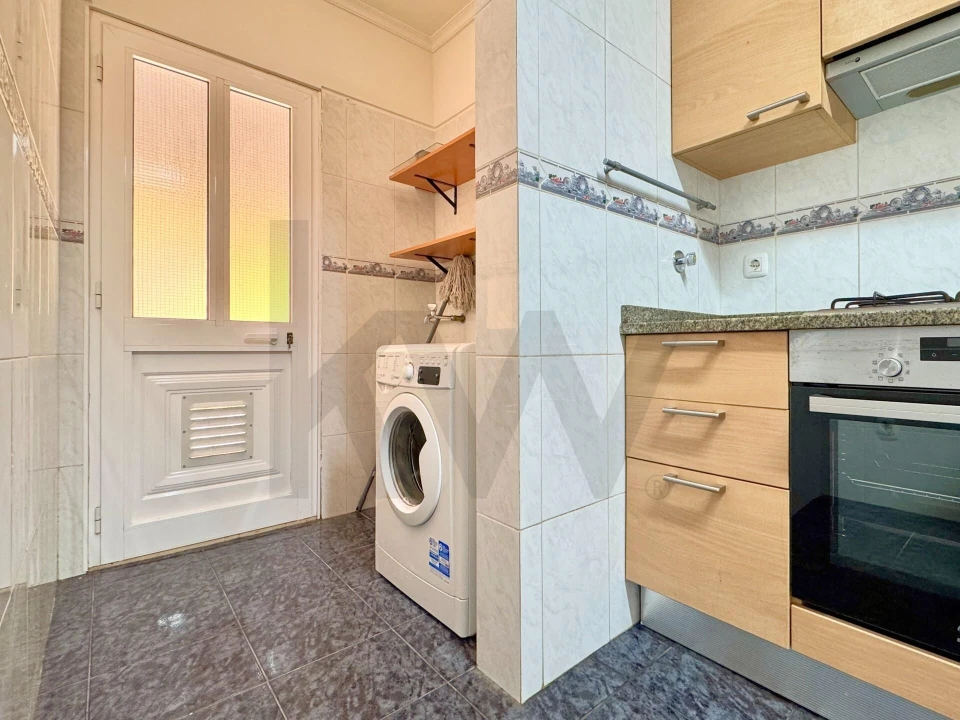 Apartamento T2 para Arrendamento em Caniço Foto 10