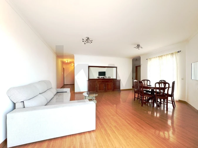Apartamento T2 para Arrendamento em Caniço Foto 5