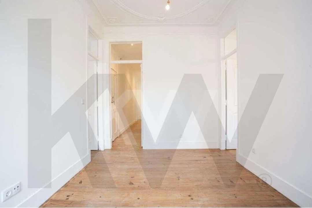 Apartamento T5 para Arrendamento em Santo António Foto 17