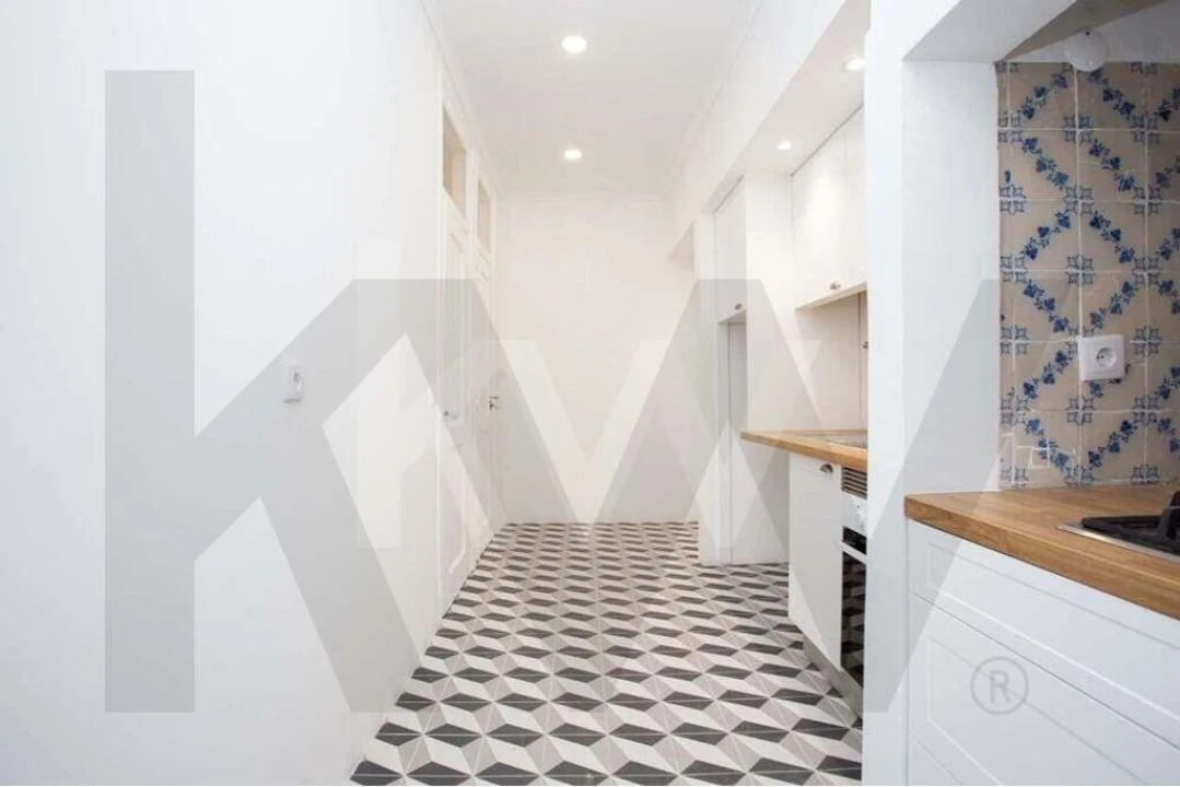 Apartamento T5 para Arrendamento em Santo António Foto 7