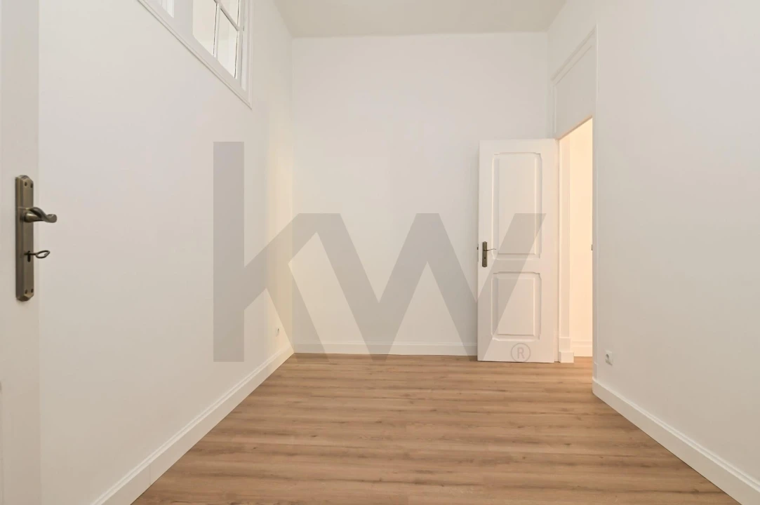 Apartamento T5 para Arrendamento em Santo António Foto 18