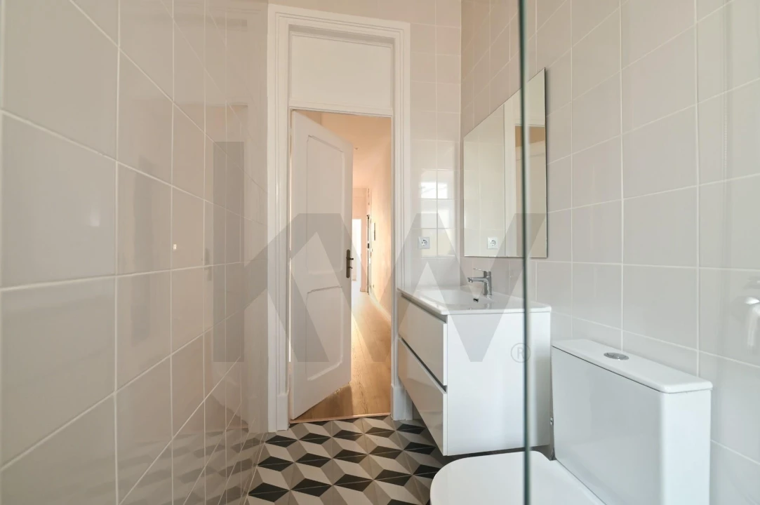 Apartamento T5 para Arrendamento em Santo António Foto 15